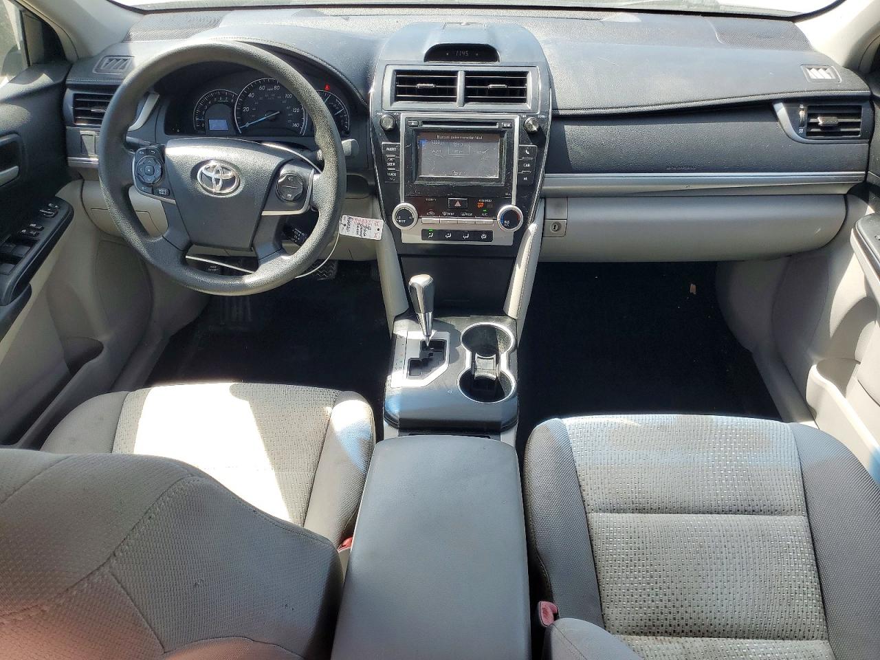 2012 TOYOTA CAMRY LE photo 15