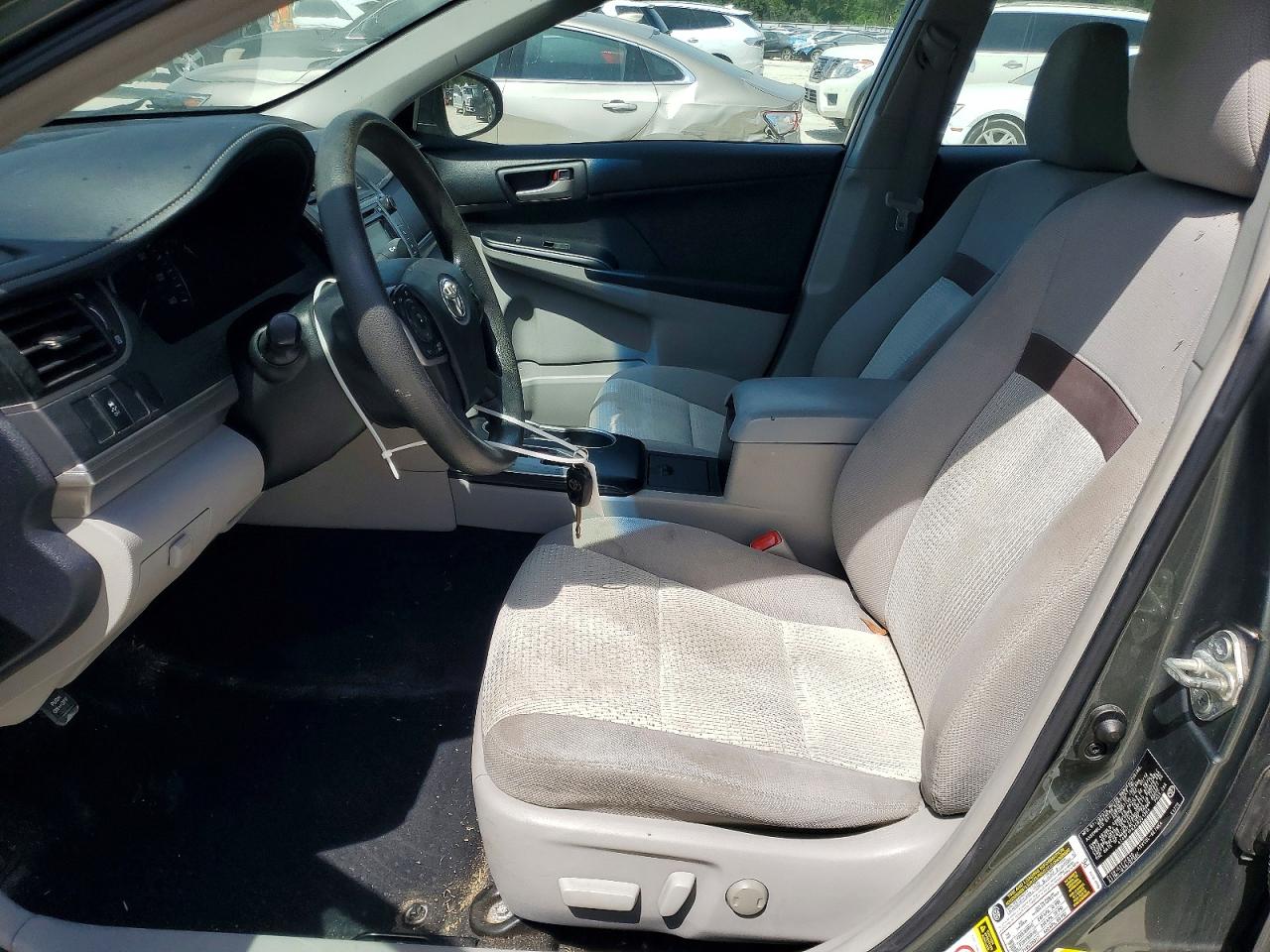 2012 TOYOTA CAMRY LE photo 13