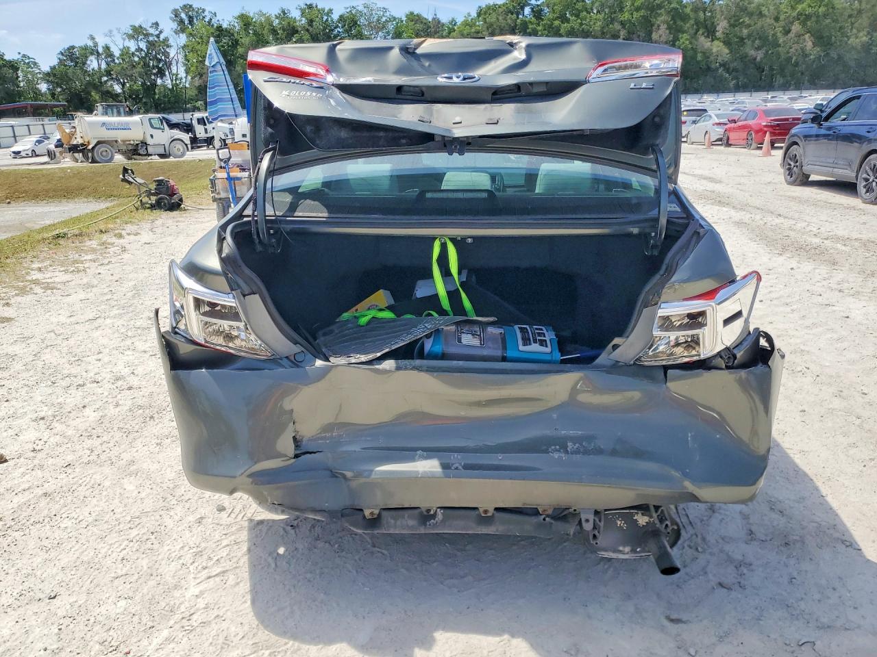 2012 TOYOTA CAMRY LE photo 11