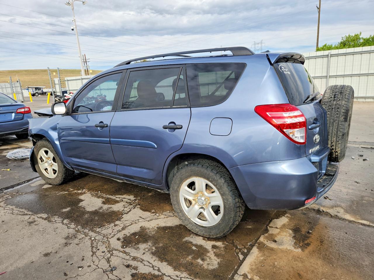 2011 TOYOTA RAV4 BASE photo 4