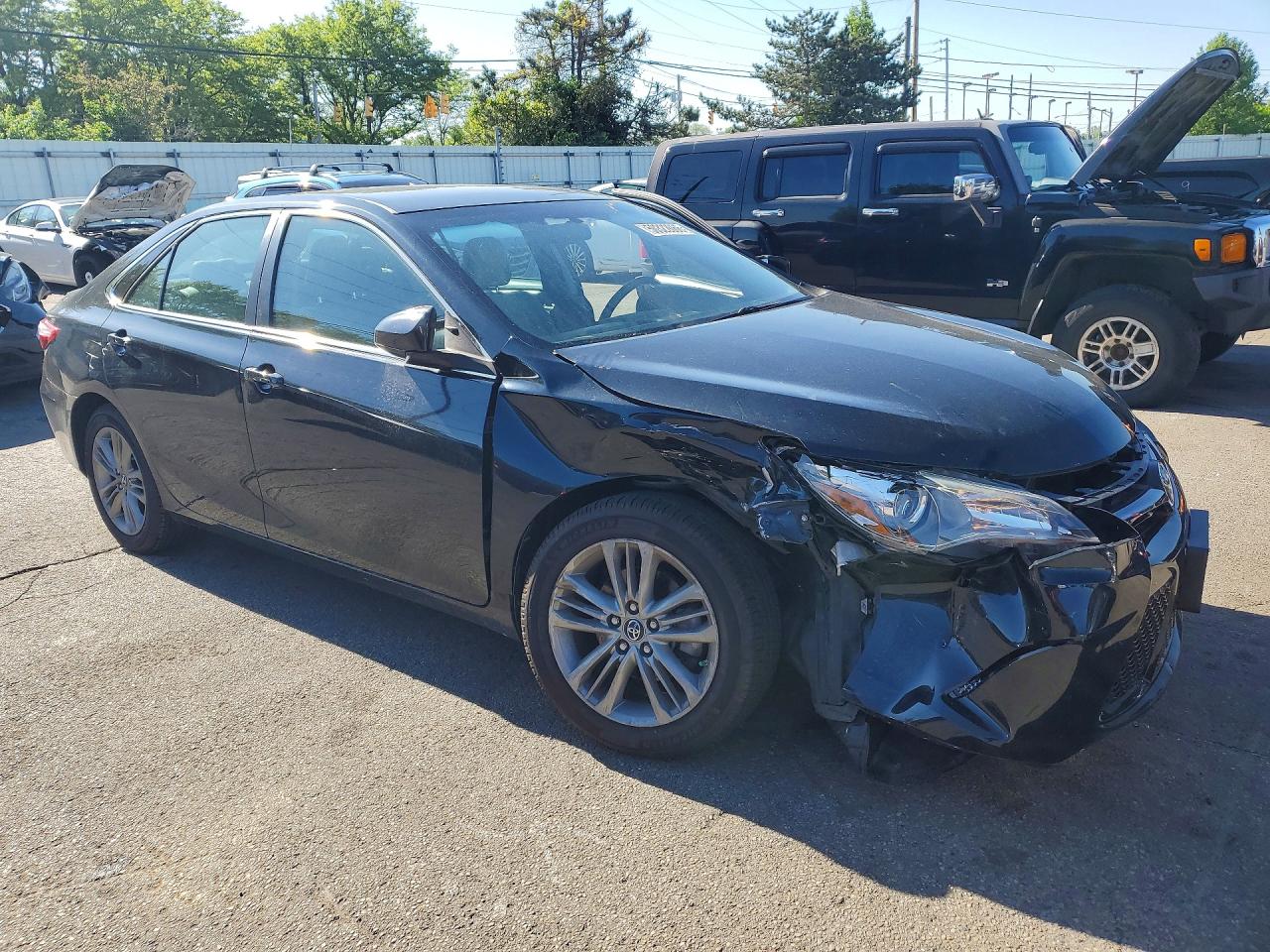 2017 TOYOTA CAMRY SE photo 4