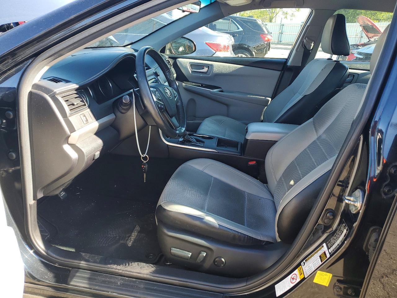 2017 TOYOTA CAMRY SE photo 7