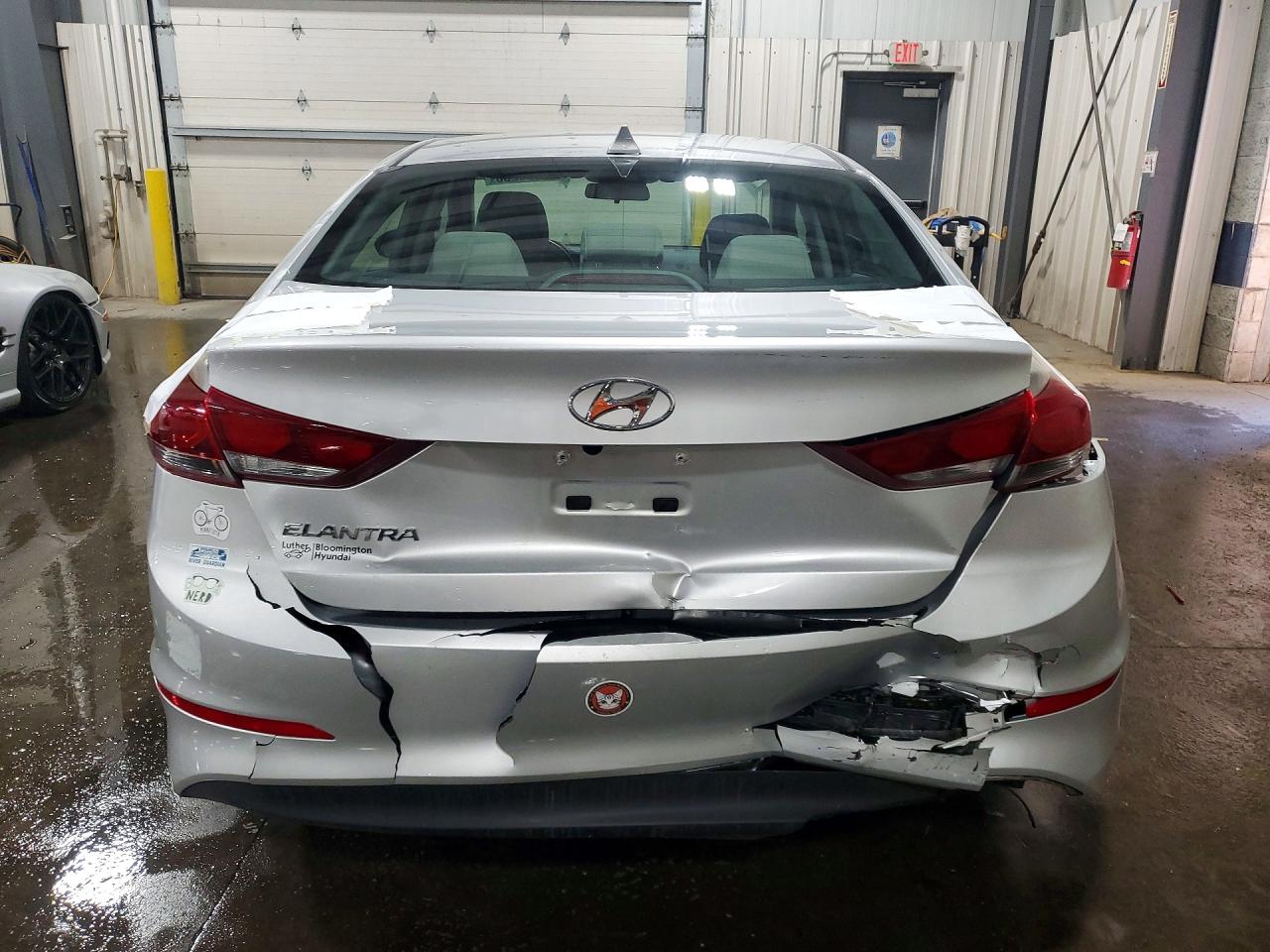 2017 HYUNDAI ELANTRA SE photo 11