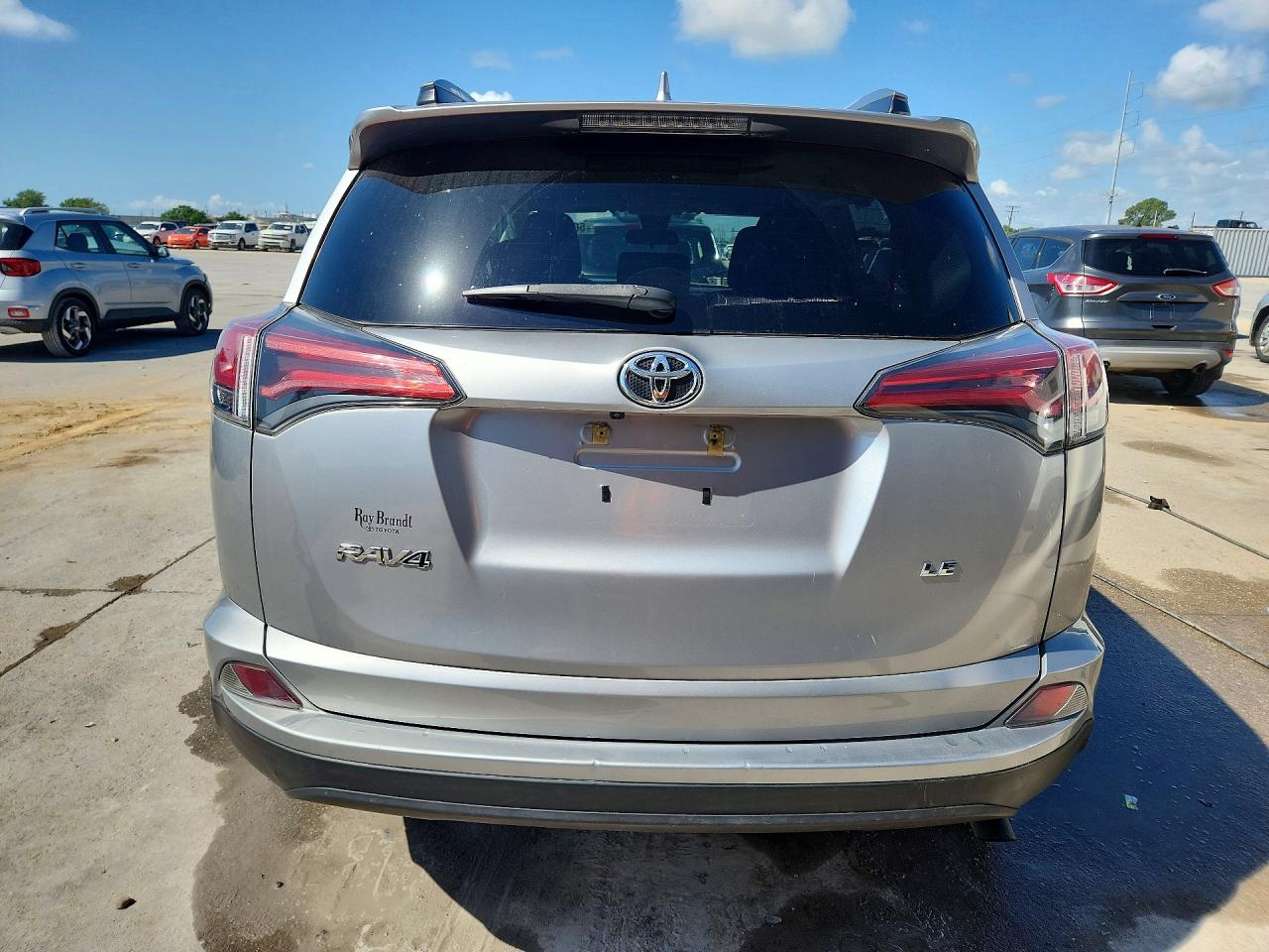 2017 TOYOTA RAV4 LE photo 16