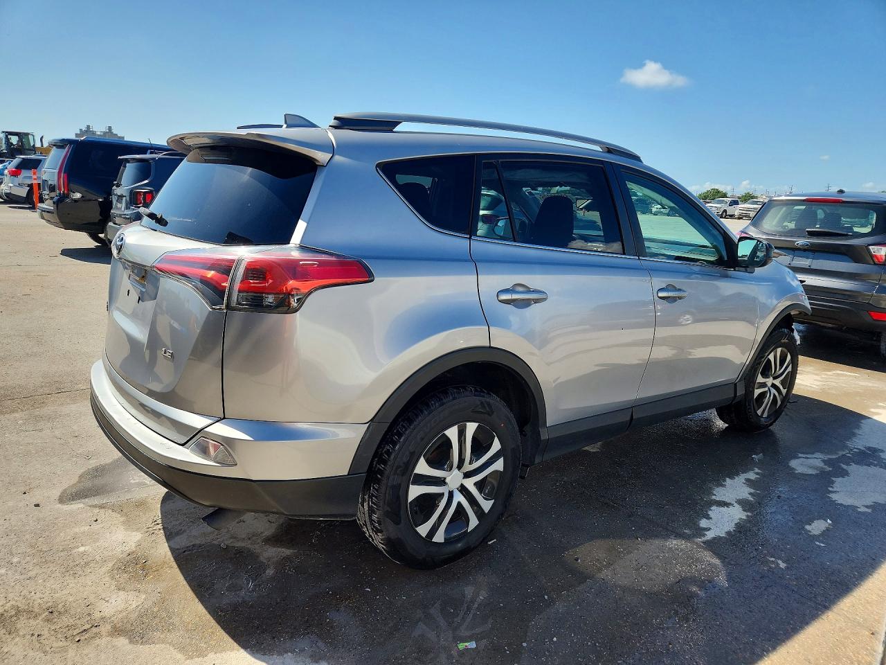 2017 TOYOTA RAV4 LE photo 7