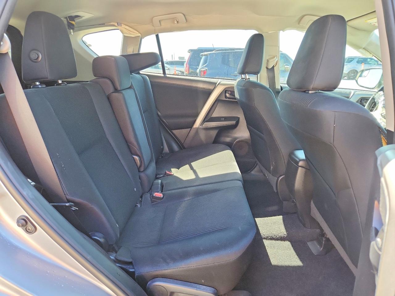 2017 TOYOTA RAV4 LE photo 31