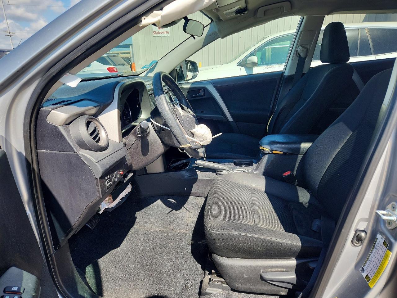 2017 TOYOTA RAV4 LE photo 19