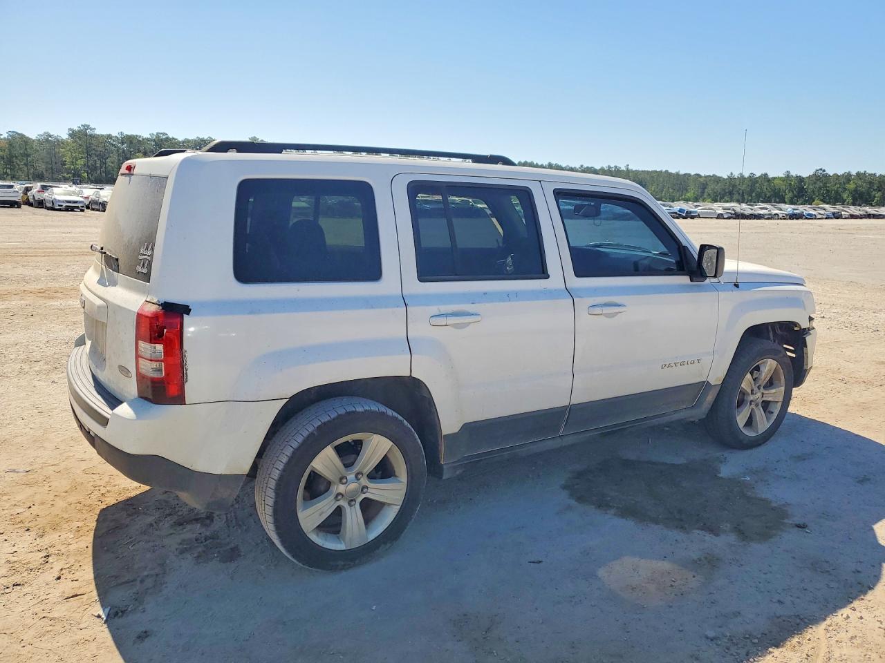 2012 JEEP PATRIOT LATITUDE photo 7