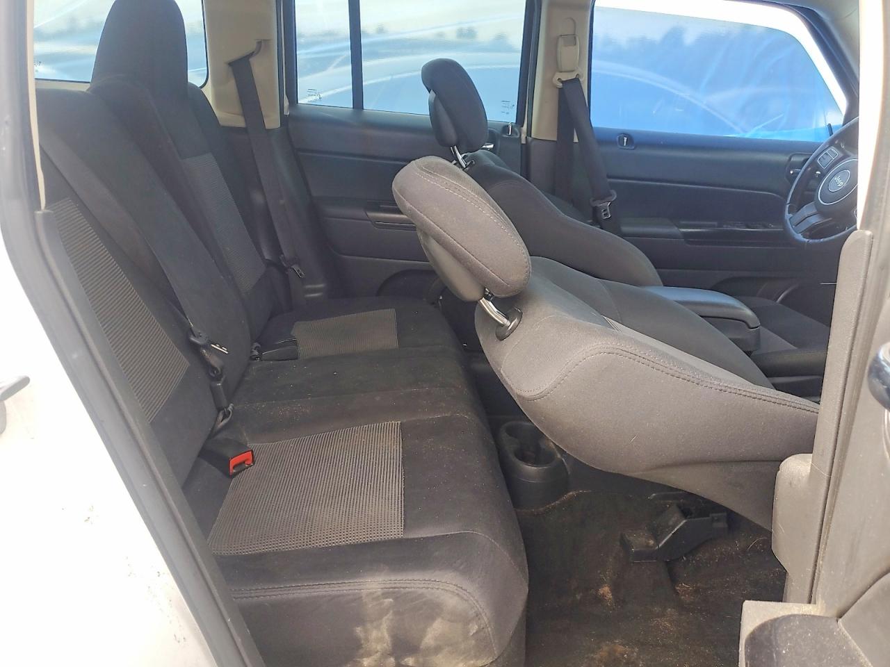2012 JEEP PATRIOT LATITUDE photo 31
