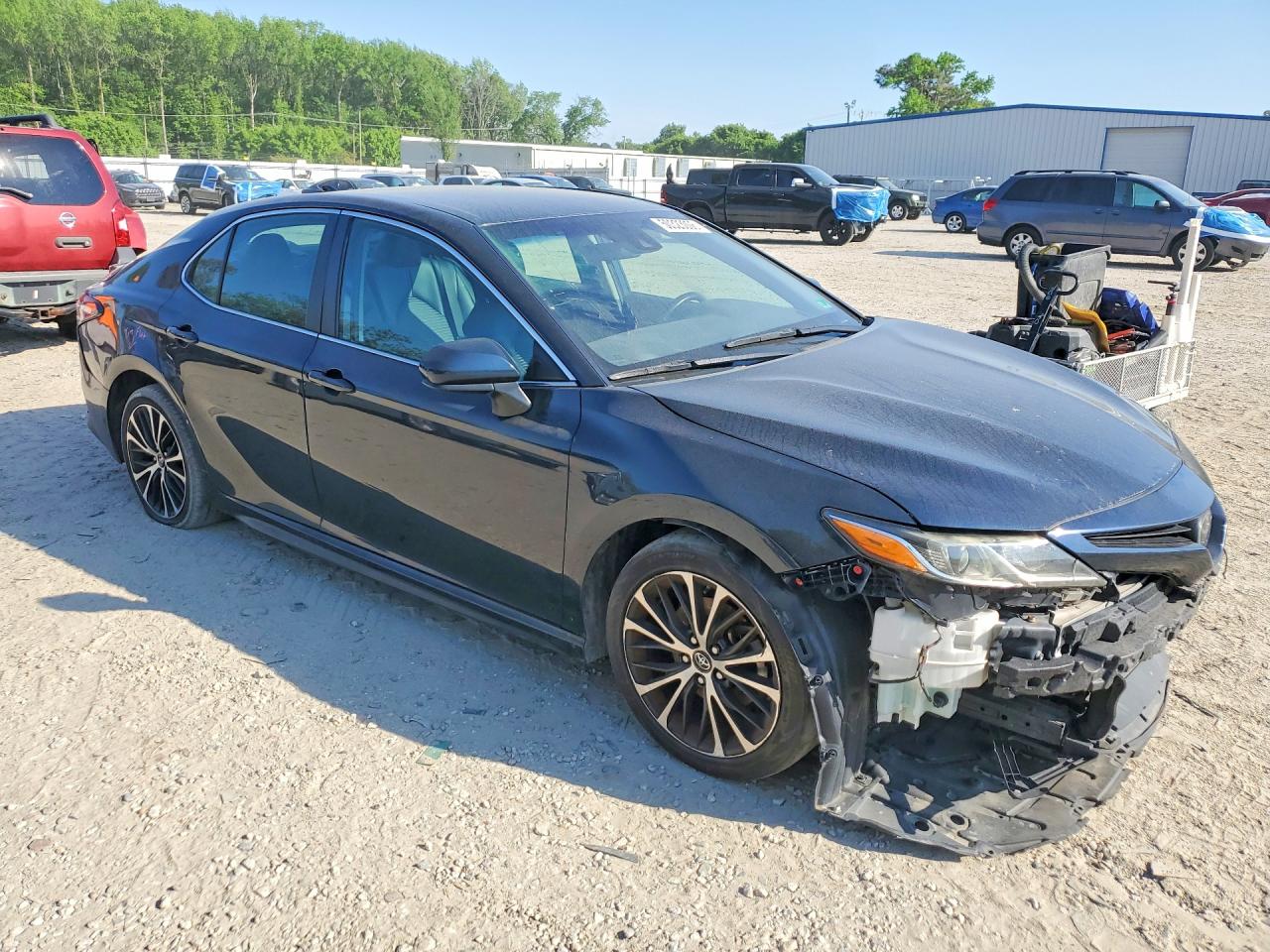 2019 TOYOTA CAMRY SE photo 7