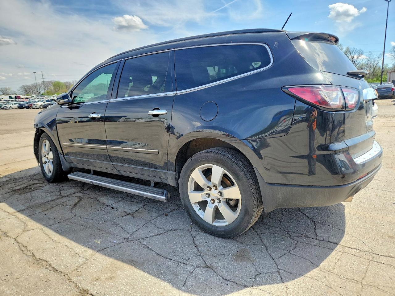 2014 CHEVROLET TRAVERSE LTZ photo 2