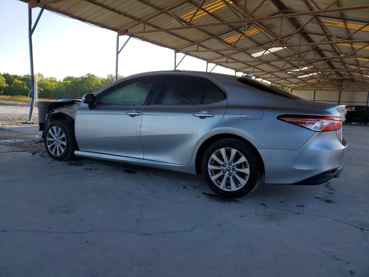 2020 TOYOTA CAMRY LE photo 3