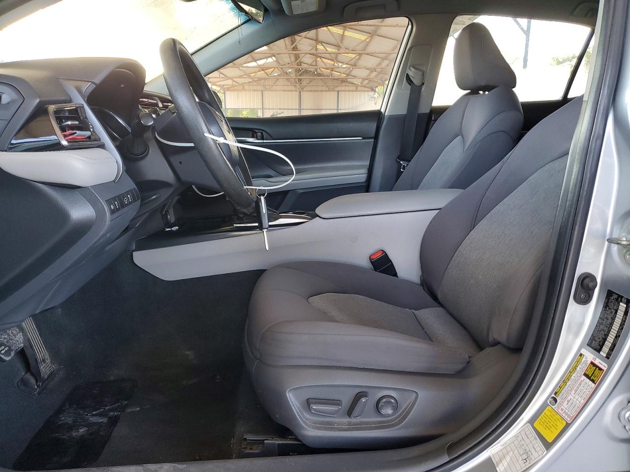 2020 TOYOTA CAMRY LE photo 13