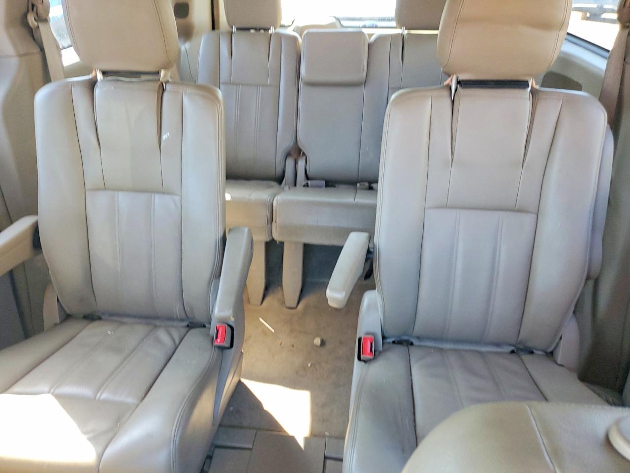 2015 CHRYSLER TOWN & COUNTRY TOURING photo 19