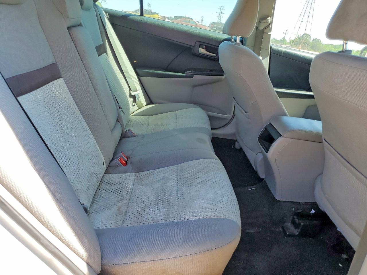 2012 TOYOTA CAMRY LE photo 19