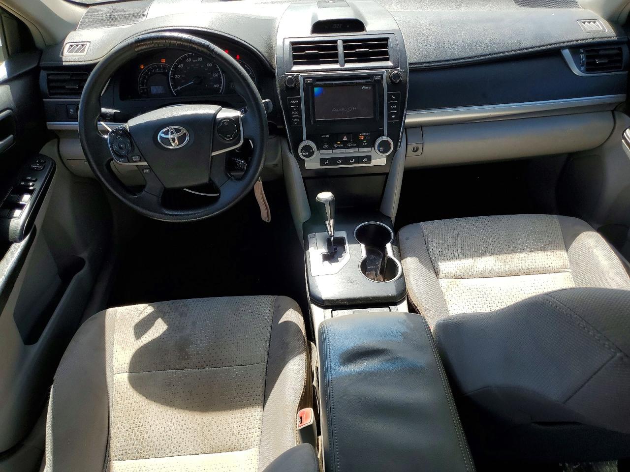2012 TOYOTA CAMRY LE photo 15