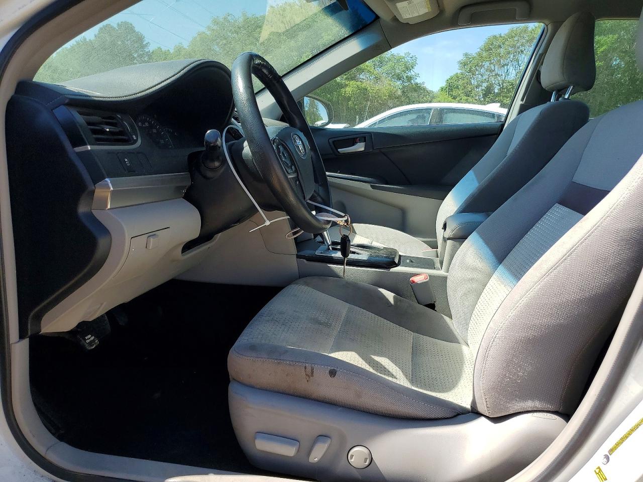 2012 TOYOTA CAMRY LE photo 13
