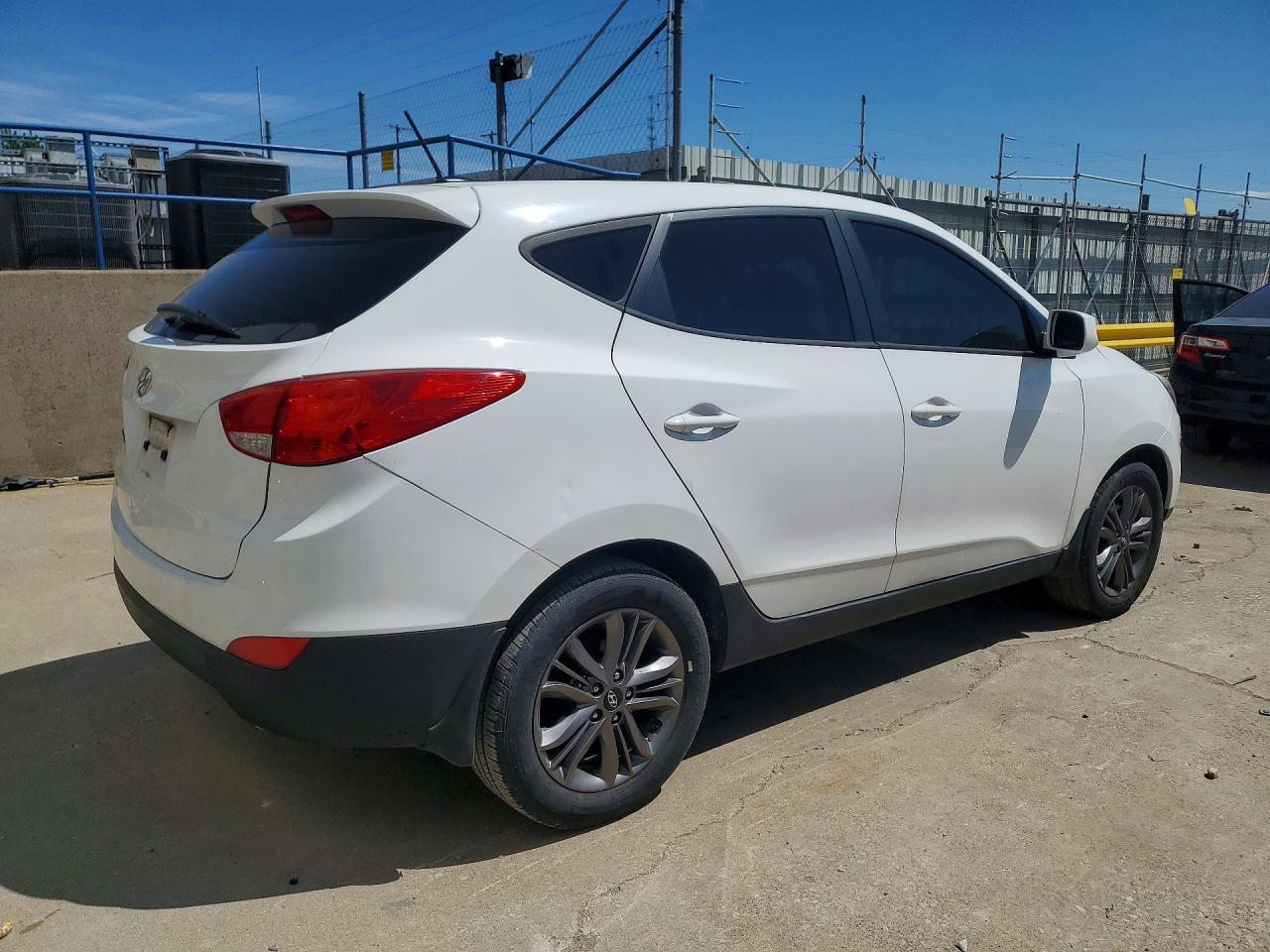 2015 HYUNDAI TUCSON GLS photo 3