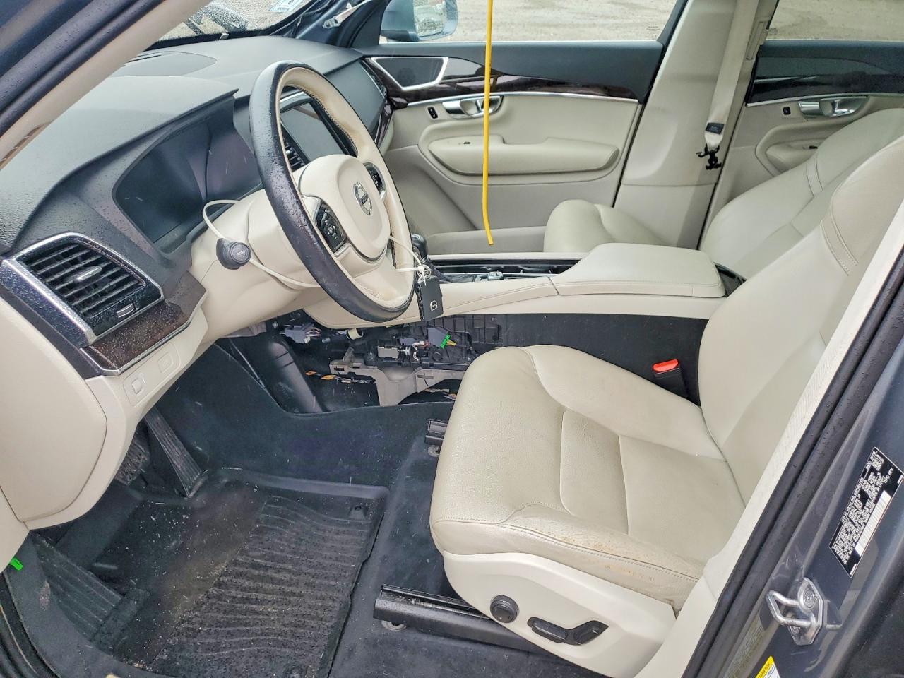2017 VOLVO XC90 T6 photo 19