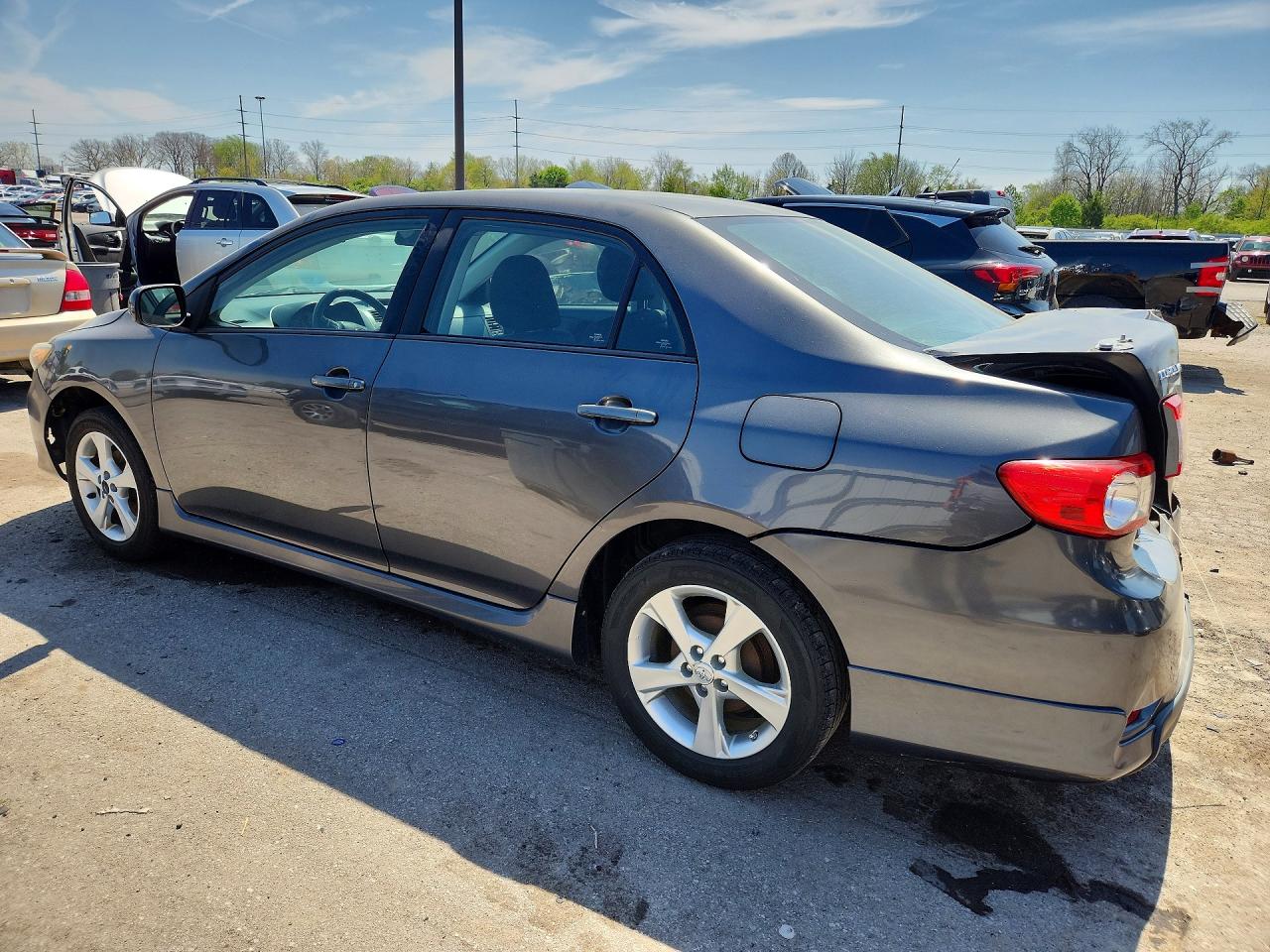 2013 TOYOTA COROLLA S photo 3