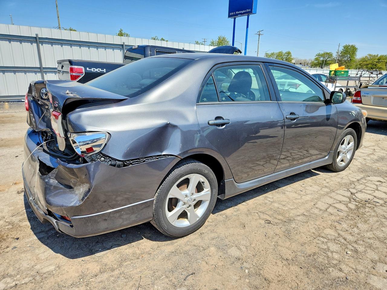 2013 TOYOTA COROLLA S photo 5