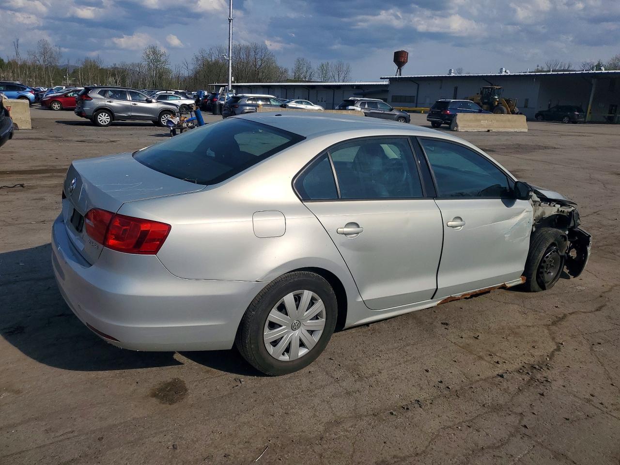 2011 VOLKSWAGEN JETTA SE photo 3