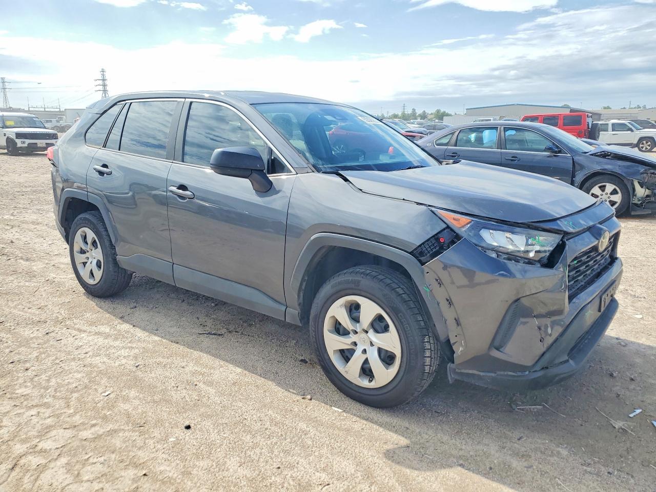 2022 TOYOTA RAV4 LE photo 4