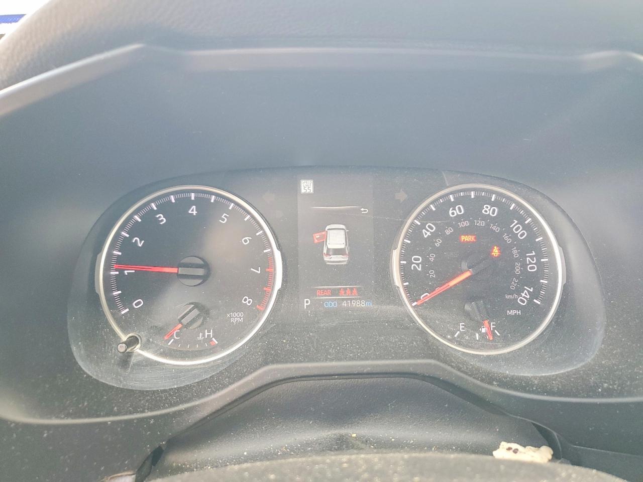 2022 TOYOTA RAV4 LE photo 9