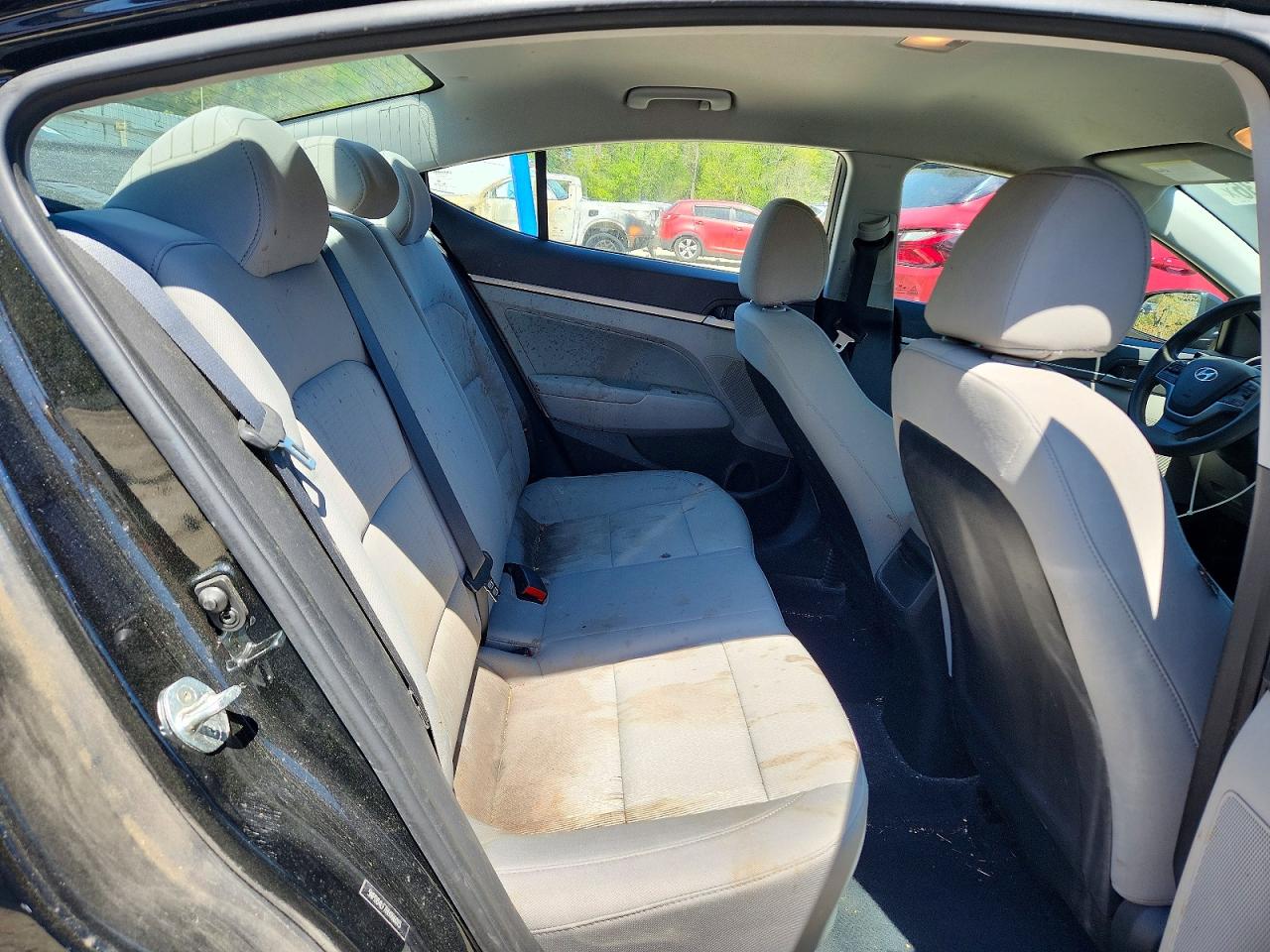 2017 HYUNDAI ELANTRA SE photo 28