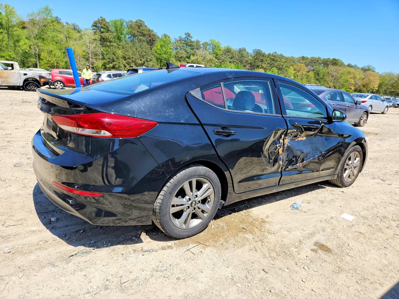 2017 HYUNDAI ELANTRA SE photo 7