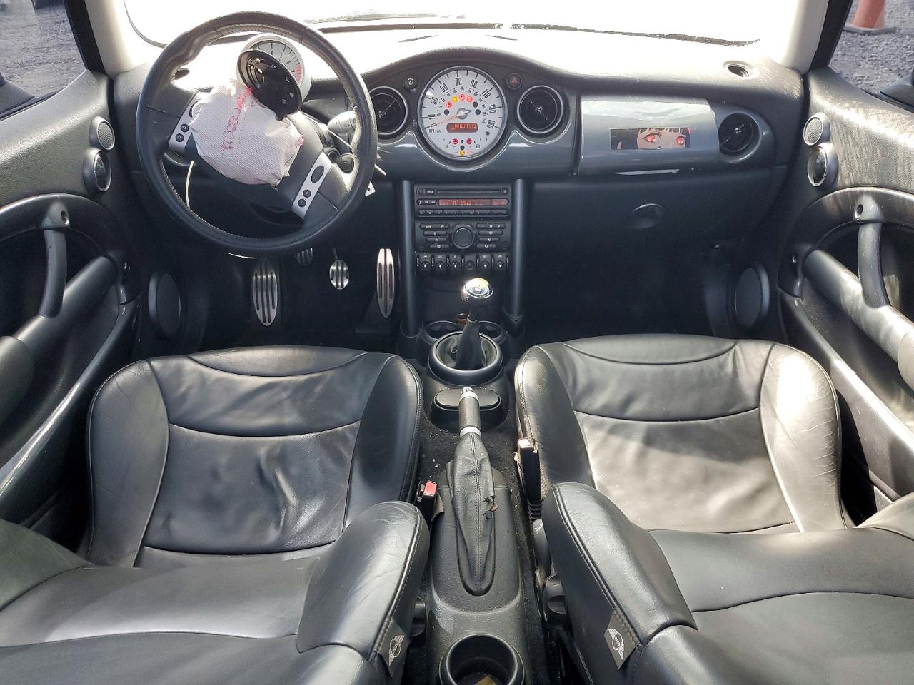 2004 MINI COOPER S photo 22