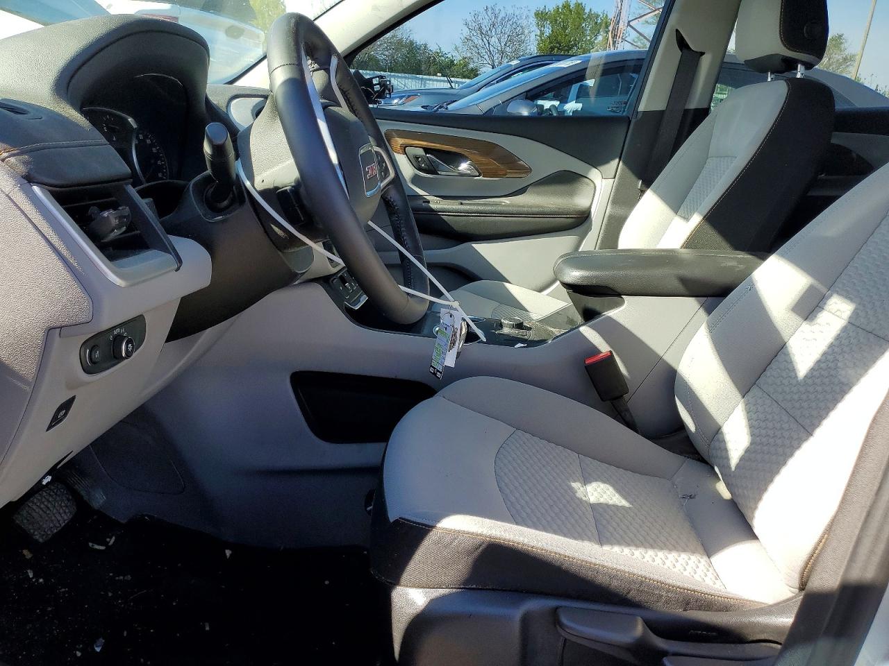 2020 GMC TERRAIN SLE photo 19