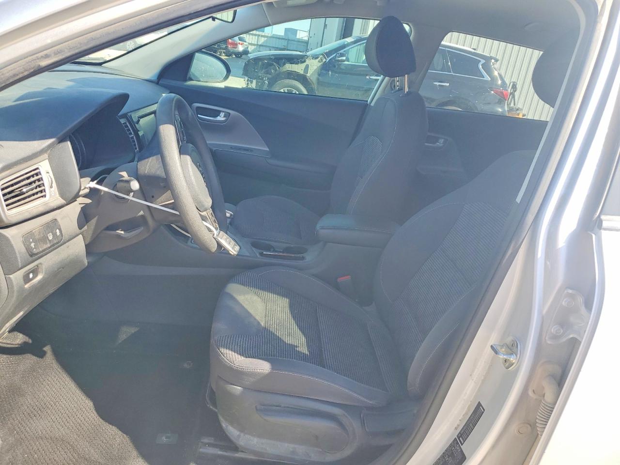 2018 KIA NIRO LX photo 7
