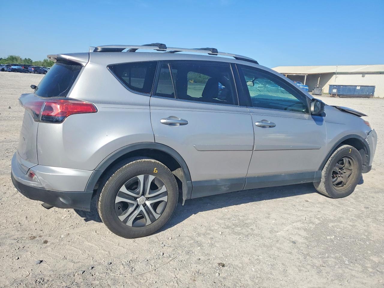 2016 TOYOTA RAV4 LE photo 3