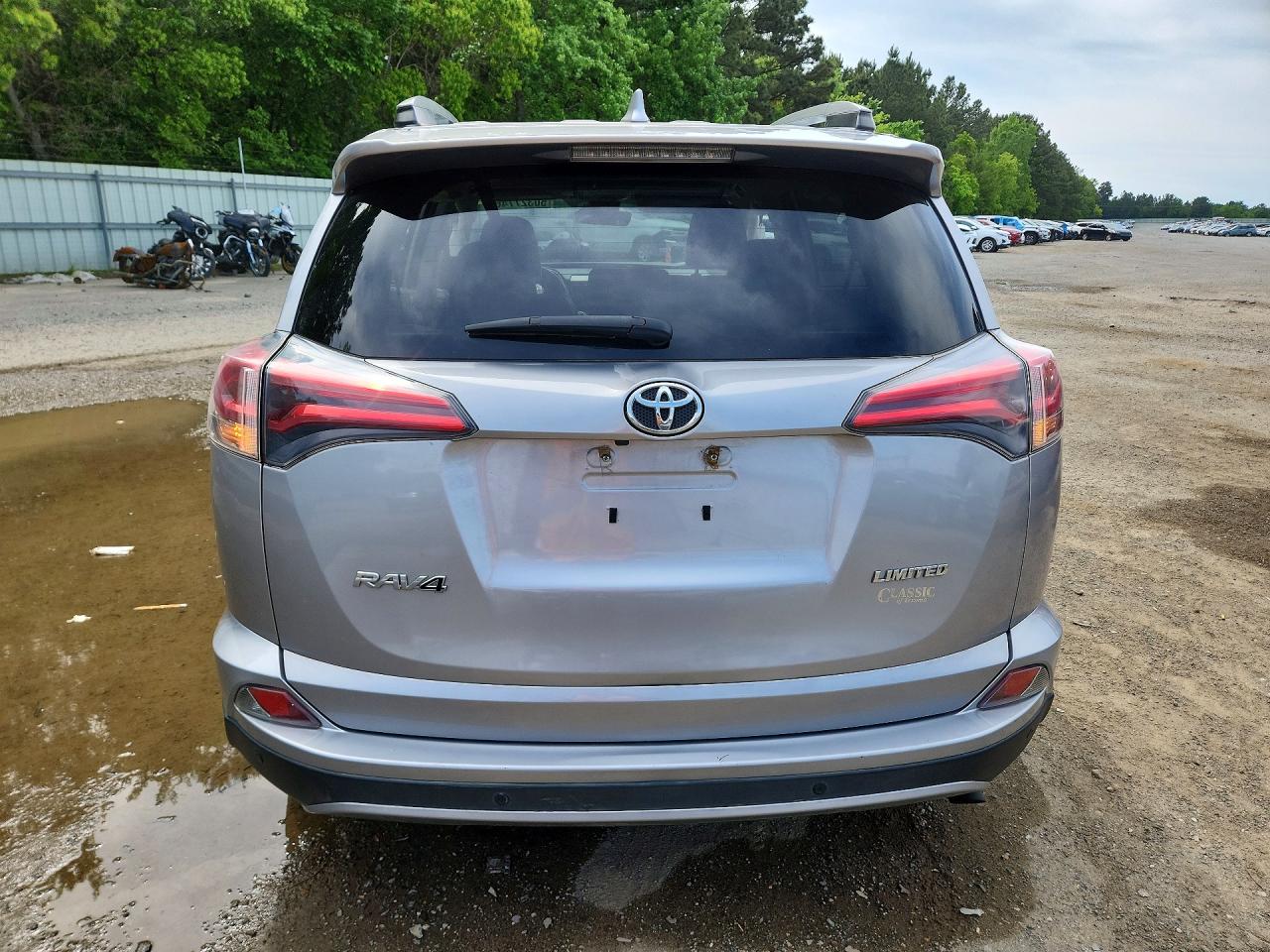 2017 TOYOTA RAV4 LIMITED photo 16