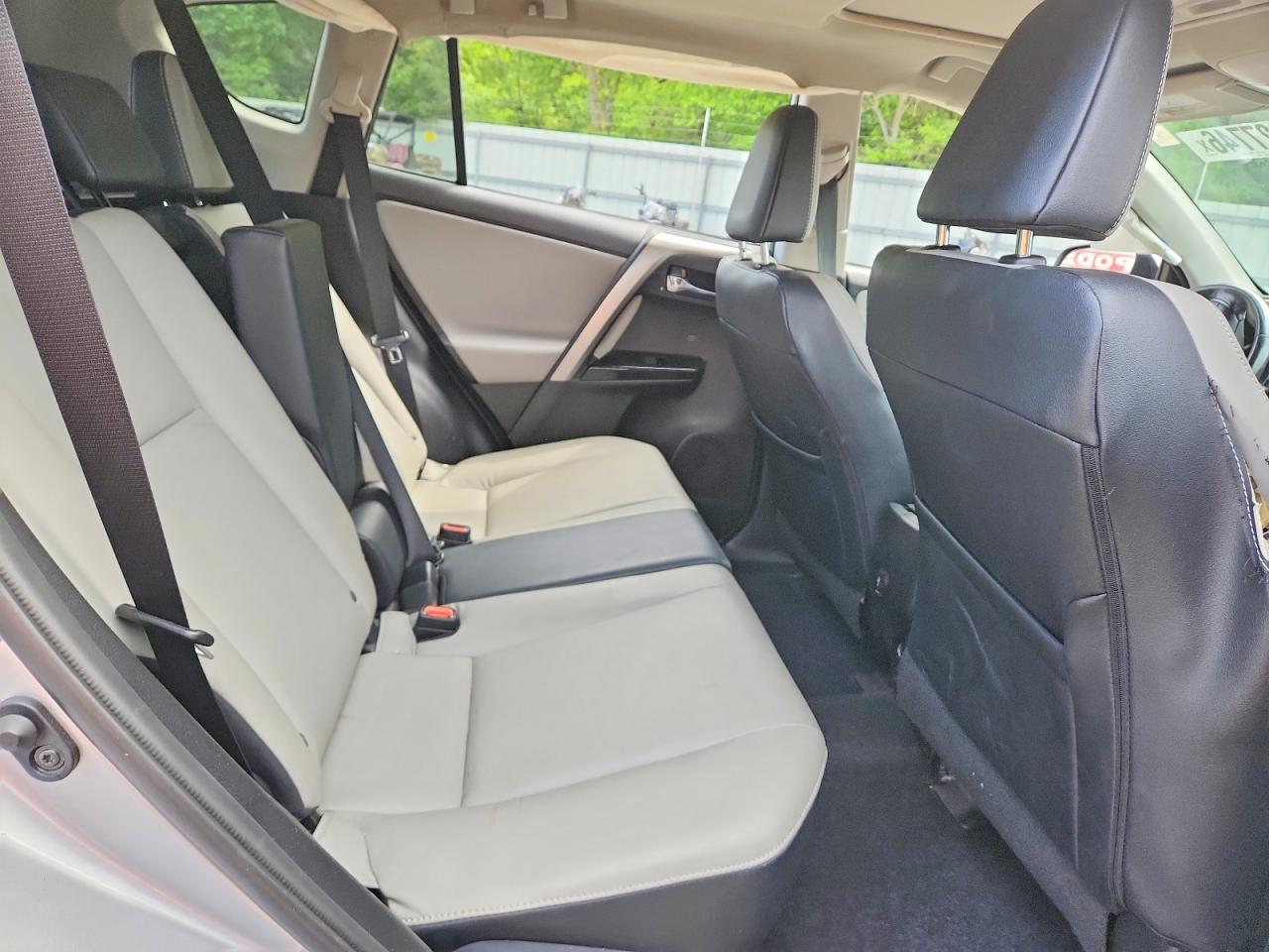 2017 TOYOTA RAV4 LIMITED photo 31
