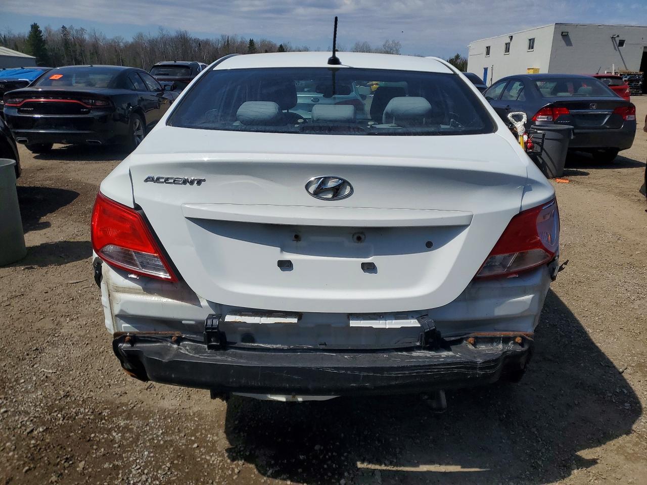 2016 HYUNDAI ACCENT SE photo 10