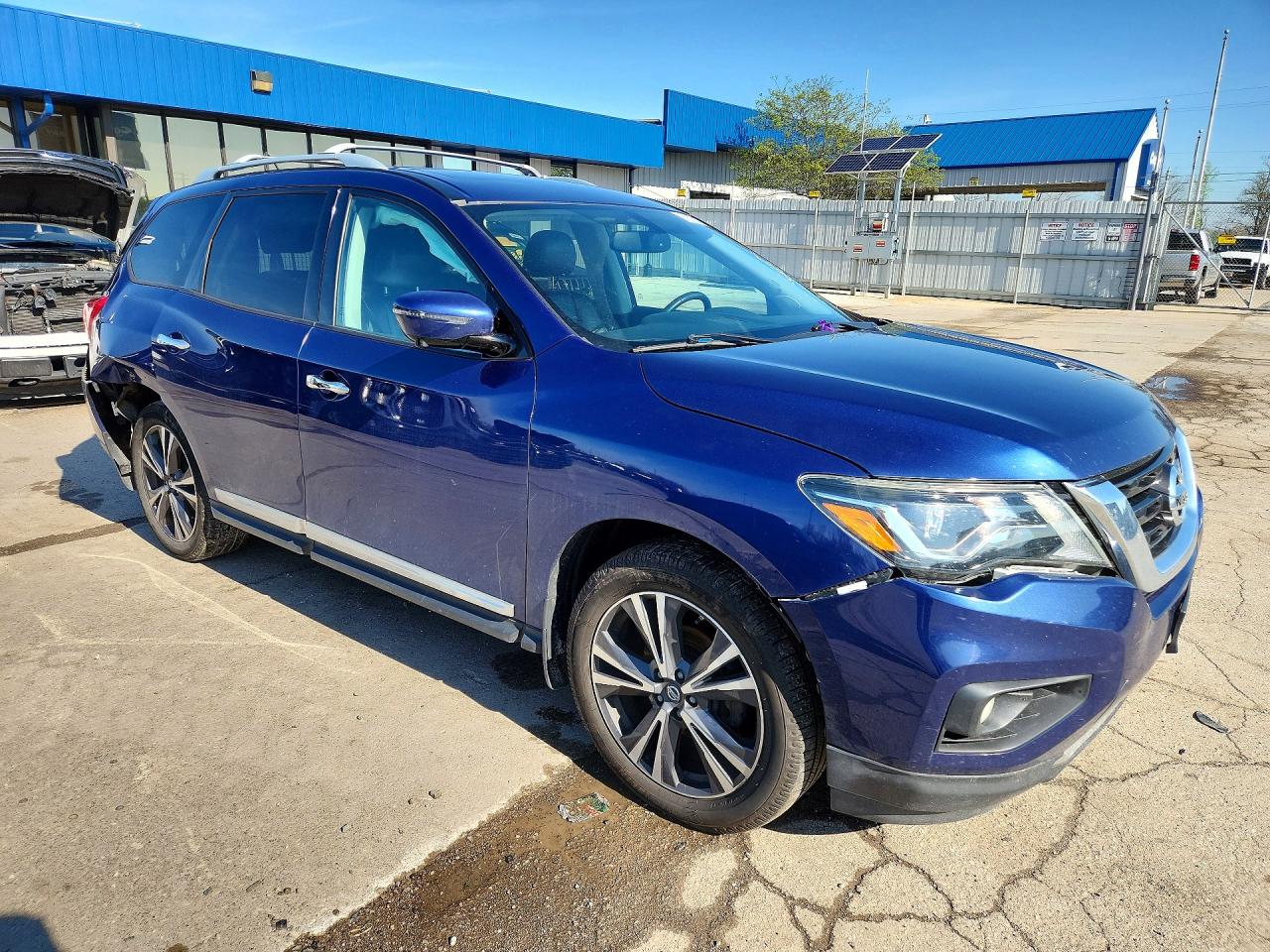 2017 NISSAN PATHFINDER PLATINUM photo 7
