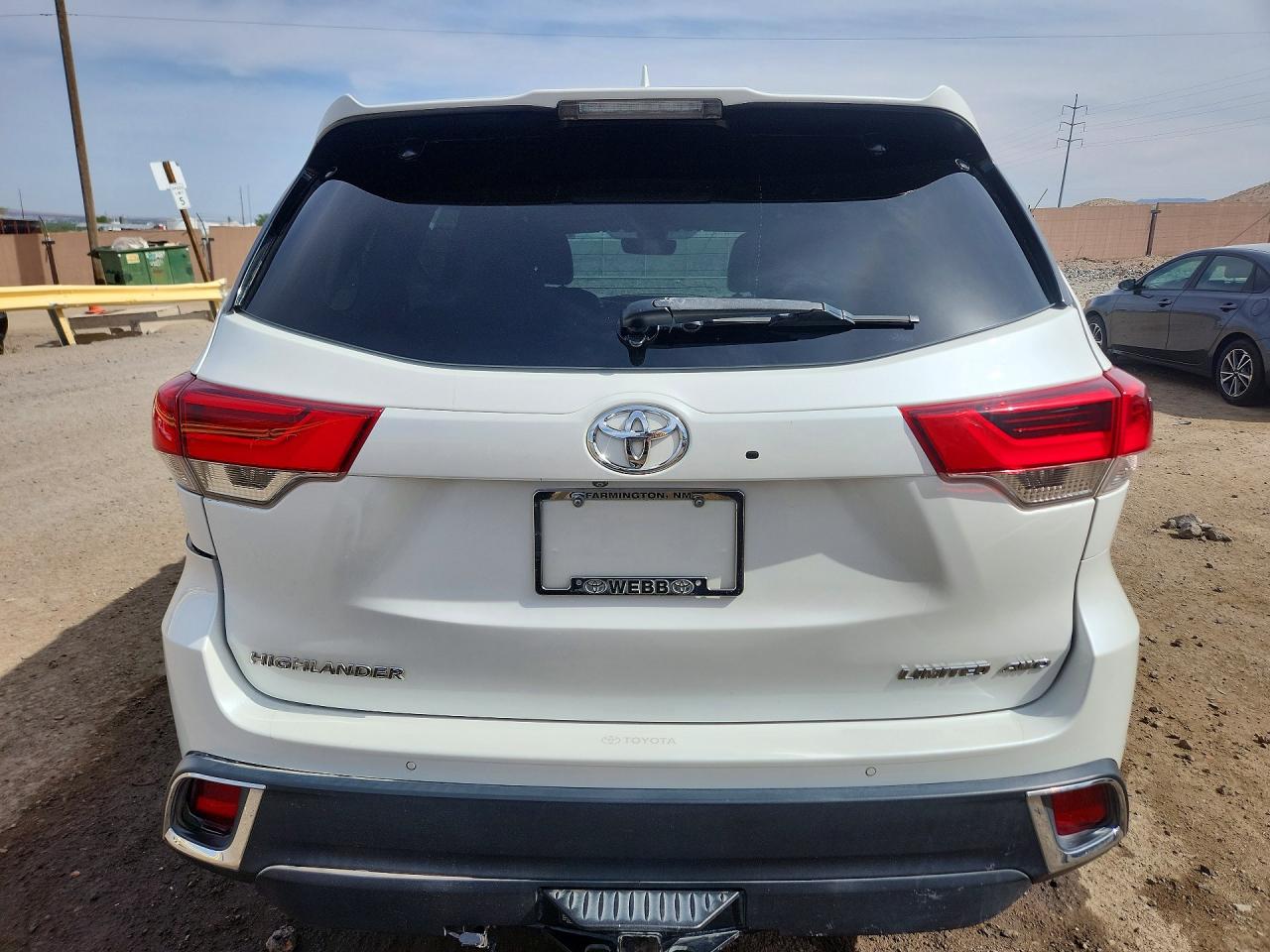 2019 TOYOTA HIGHLANDER LIMITED photo 16