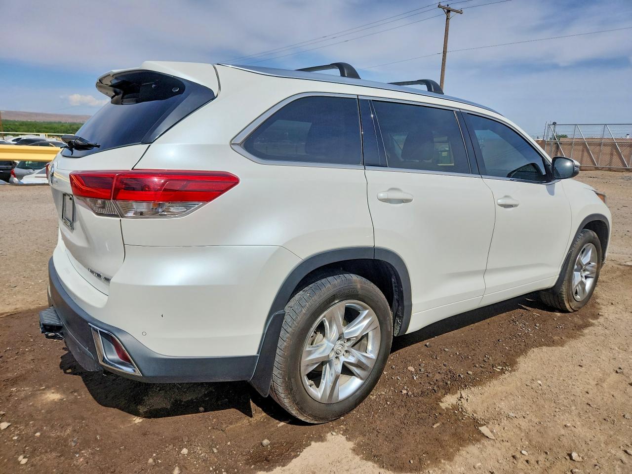 2019 TOYOTA HIGHLANDER LIMITED photo 7