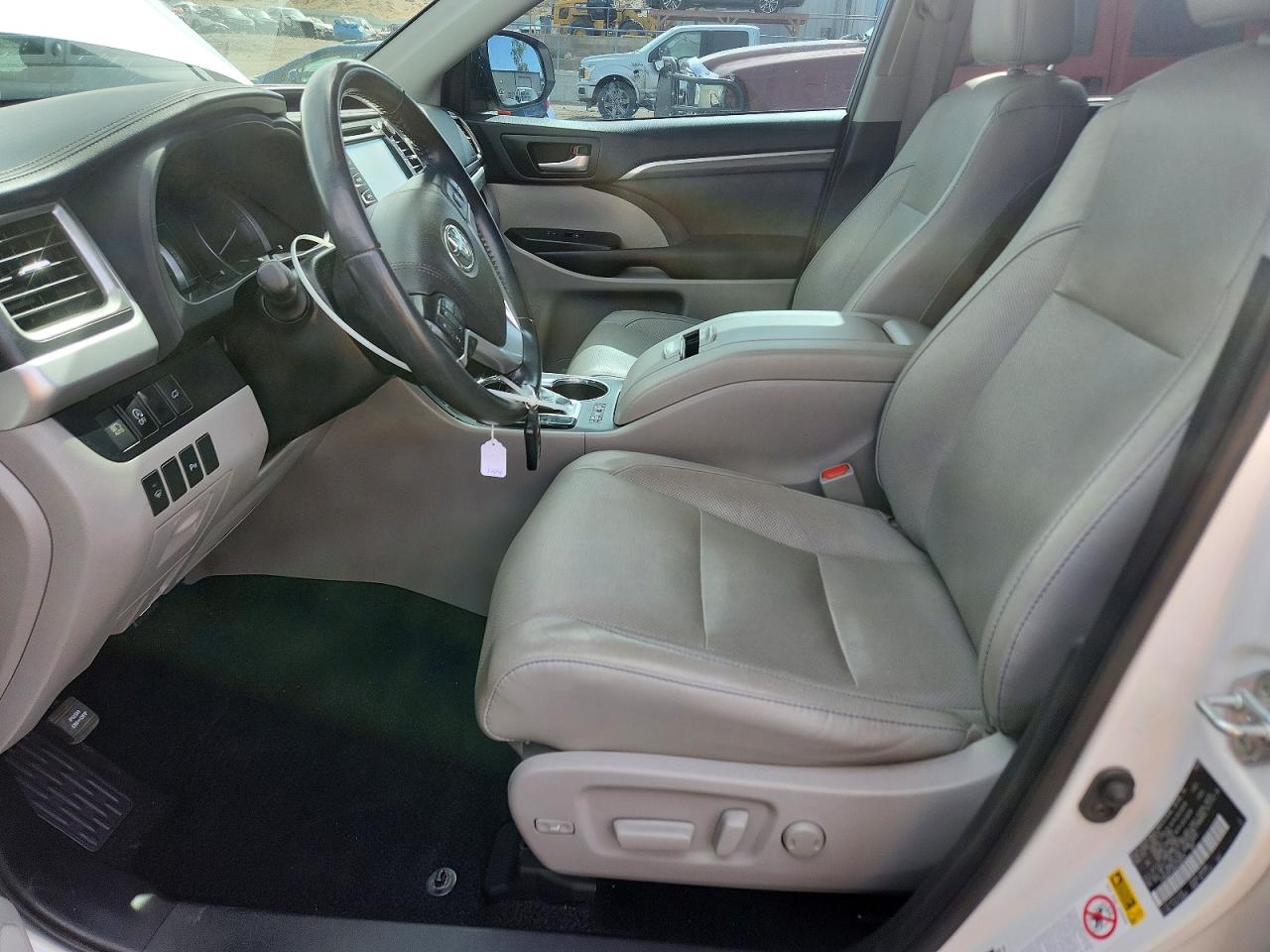 2019 TOYOTA HIGHLANDER LIMITED photo 19