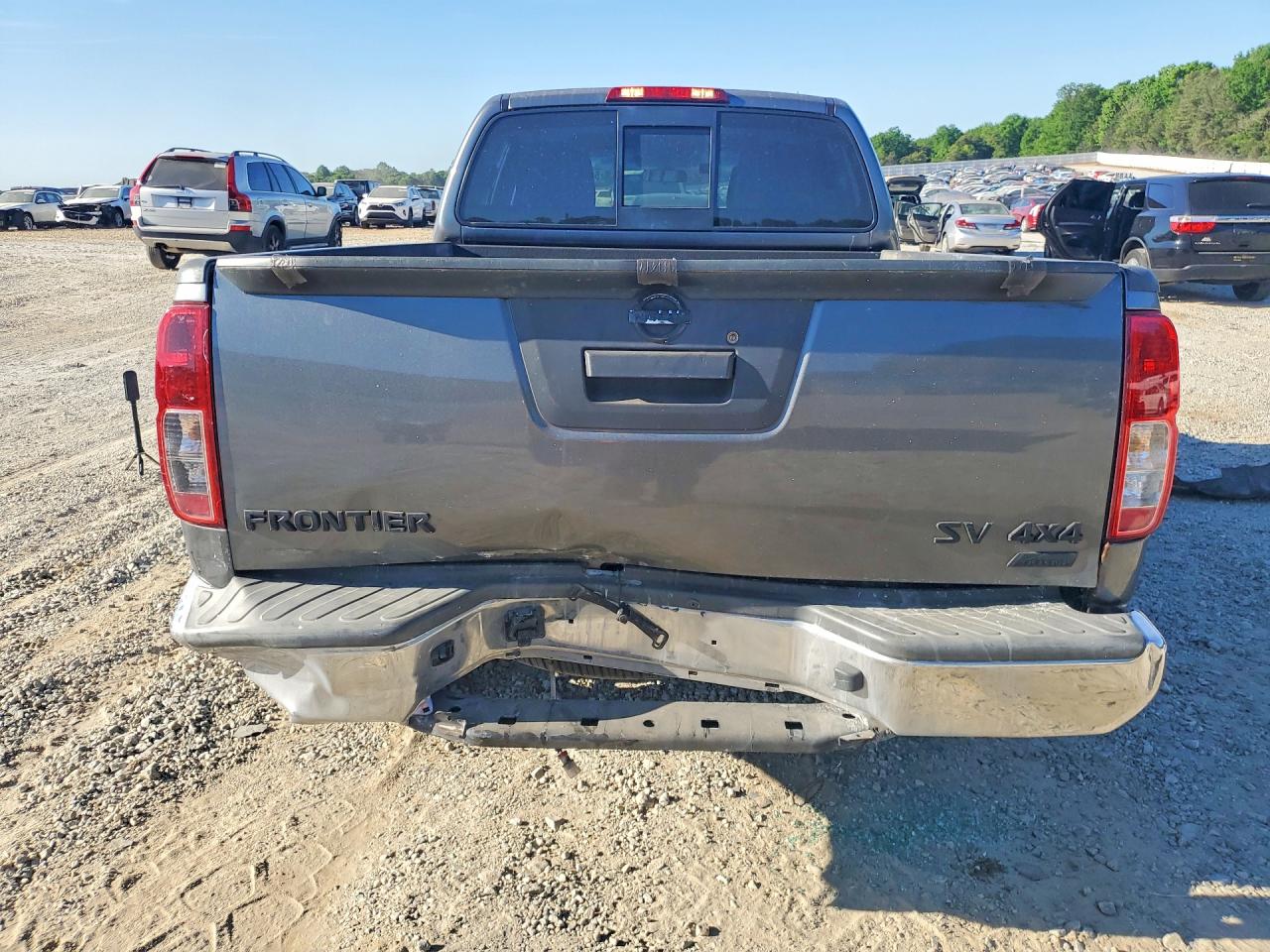 2017 NISSAN FRONTIER SV photo 16