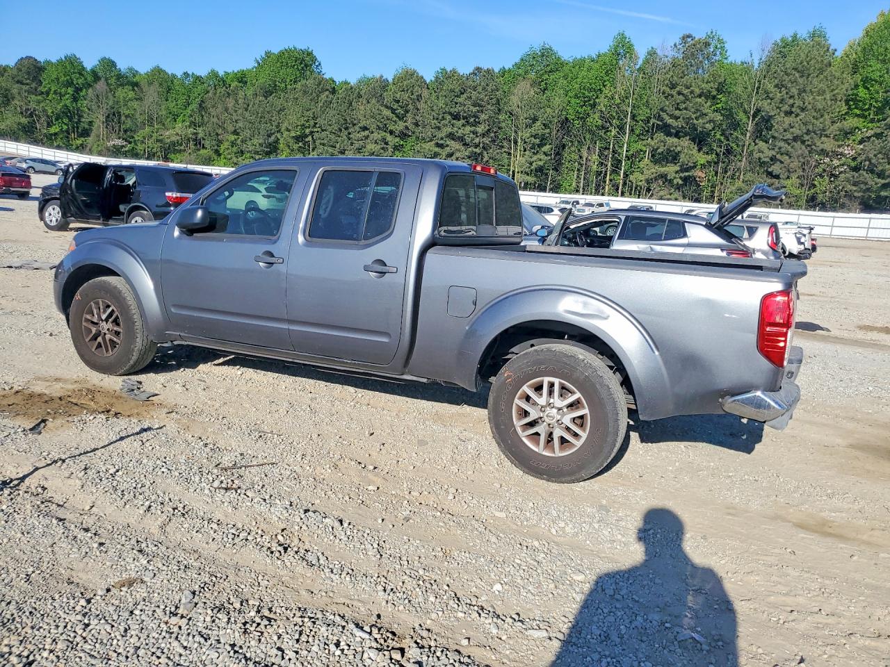 2017 NISSAN FRONTIER SV photo 4