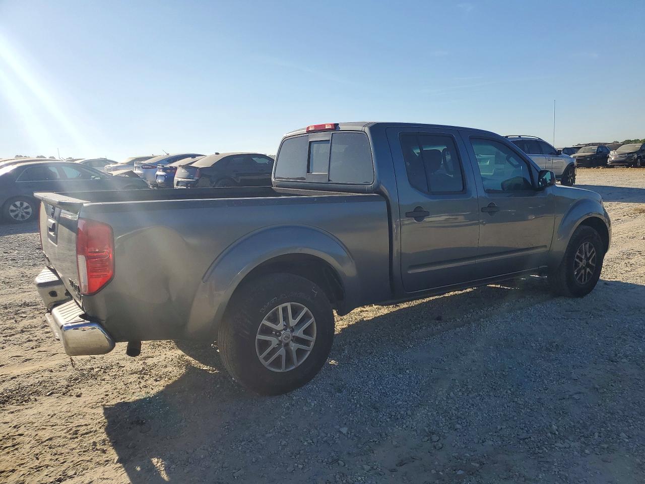 2017 NISSAN FRONTIER SV photo 7