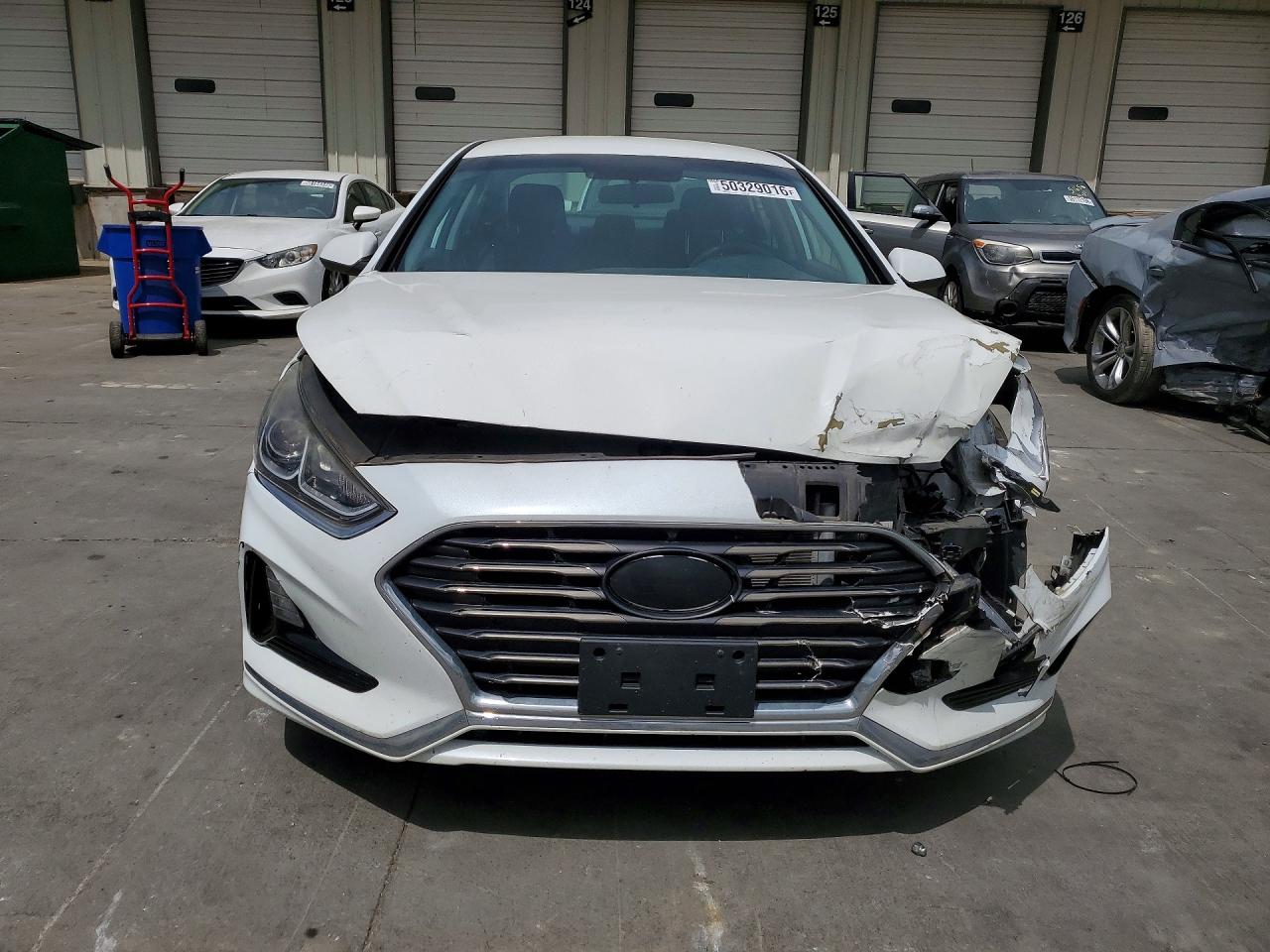 2018 HYUNDAI SONATA SE photo 13