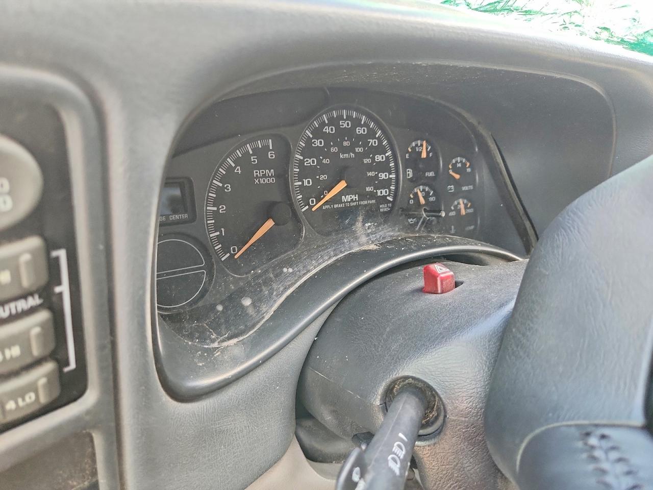 2002 CHEVROLET SUBURBAN K1500 photo 17