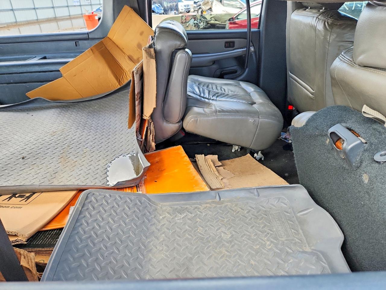 2002 CHEVROLET SUBURBAN K1500 photo 21