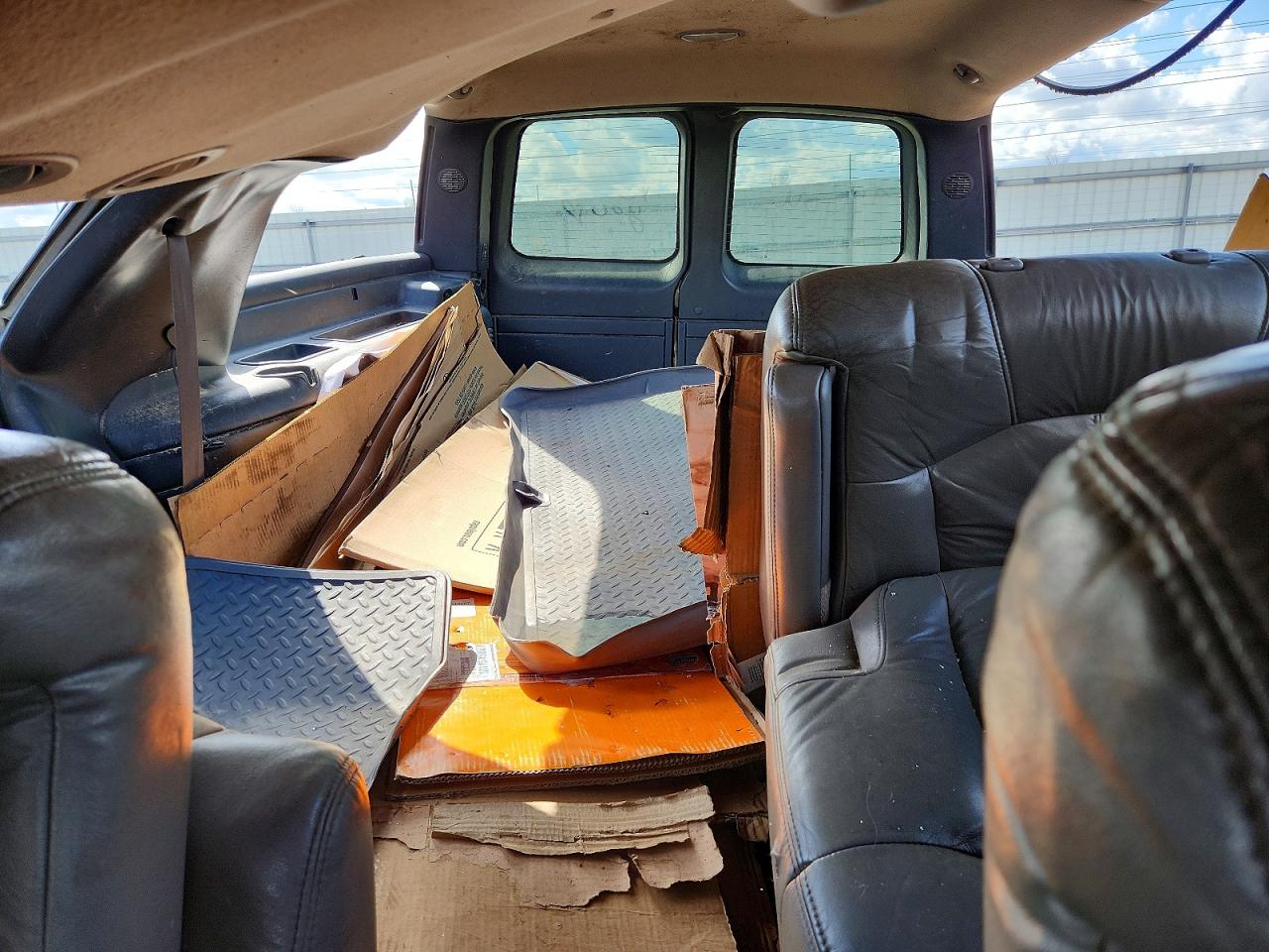 2002 CHEVROLET SUBURBAN K1500 photo 19