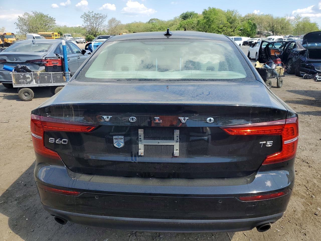 2019 VOLVO S60 T5 MOMENTUM photo 11