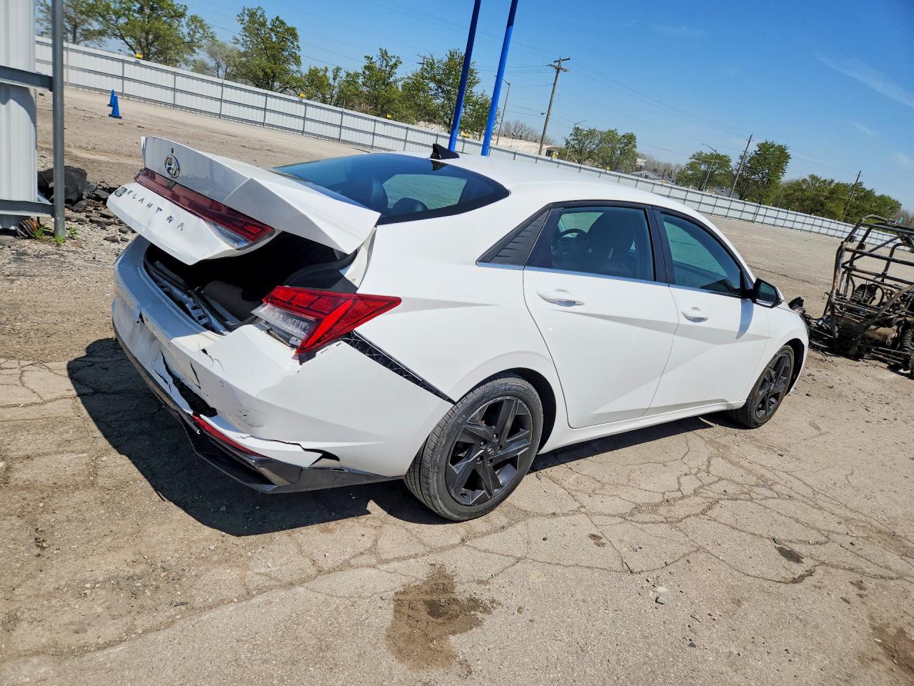 2023 HYUNDAI ELANTRA LIMITED photo 3